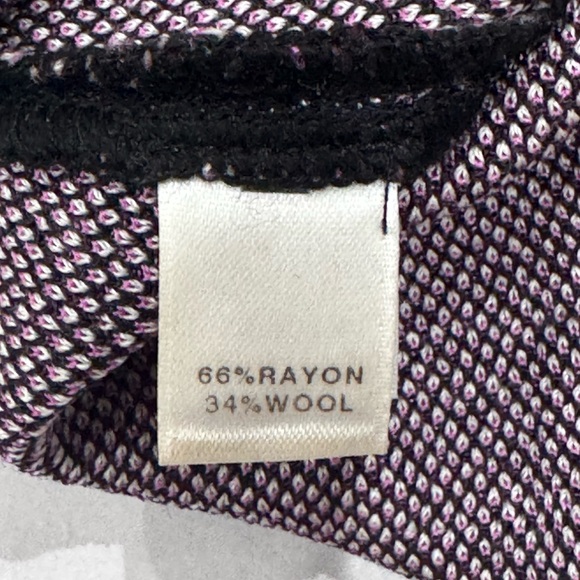 St John Sport geometric sleeveless tank top Size small - Picture 8 of 9